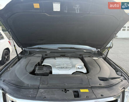 Черный Лексус ЛХ, объемом двигателя 5.66 л и пробегом 317 тыс. км за 23200 $, фото 25 на Automoto.ua