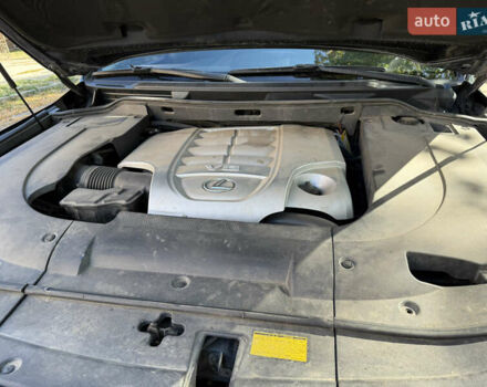 Черный Лексус ЛХ, объемом двигателя 5.66 л и пробегом 278 тыс. км за 23500 $, фото 9 на Automoto.ua