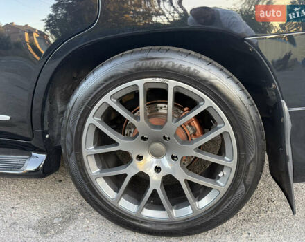 Черный Лексус ЛХ, объемом двигателя 5.66 л и пробегом 317 тыс. км за 23200 $, фото 11 на Automoto.ua