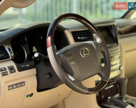 Черный Лексус ЛХ, объемом двигателя 5.7 л и пробегом 142 тыс. км за 71000 $, фото 38 на Automoto.ua
