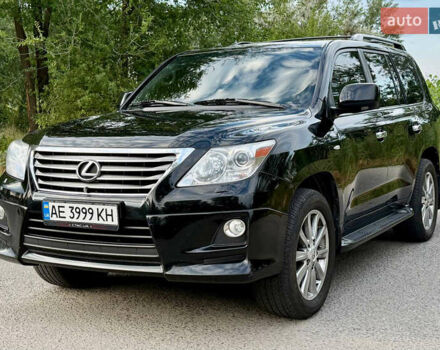 Черный Лексус ЛХ, объемом двигателя 5.7 л и пробегом 365 тыс. км за 29000 $, фото 2 на Automoto.ua