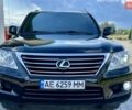 Черный Лексус ЛХ, объемом двигателя 5.66 л и пробегом 284 тыс. км за 23900 $, фото 1 на Automoto.ua