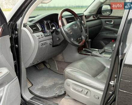 Чорний Лексус ЛХ, об'ємом двигуна 5.7 л та пробігом 270 тис. км за 33000 $, фото 7 на Automoto.ua