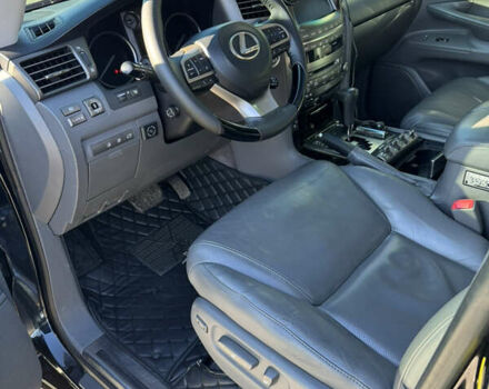 Черный Лексус ЛХ, объемом двигателя 5.7 л и пробегом 218 тыс. км за 26200 $, фото 15 на Automoto.ua