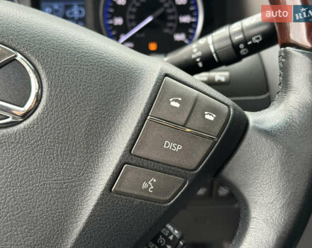 Черный Лексус ЛХ, объемом двигателя 5.69 л и пробегом 299 тыс. км за 26800 $, фото 30 на Automoto.ua