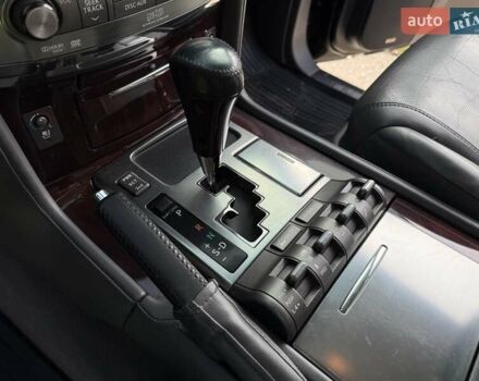 Черный Лексус ЛХ, объемом двигателя 5.66 л и пробегом 374 тыс. км за 26500 $, фото 19 на Automoto.ua