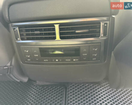 Черный Лексус ЛХ, объемом двигателя 5.66 л и пробегом 160 тыс. км за 38000 $, фото 25 на Automoto.ua