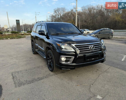 Черный Лексус ЛХ, объемом двигателя 5.66 л и пробегом 160 тыс. км за 38000 $, фото 4 на Automoto.ua