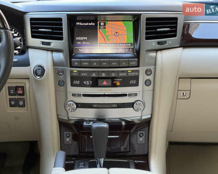 Черный Лексус ЛХ, объемом двигателя 5.7 л и пробегом 142 тыс. км за 71000 $, фото 18 на Automoto.ua