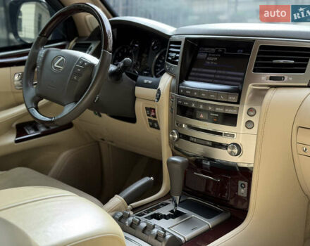 Черный Лексус ЛХ, объемом двигателя 5.7 л и пробегом 142 тыс. км за 71000 $, фото 55 на Automoto.ua