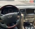 Черный Лексус ЛХ, объемом двигателя 5.66 л и пробегом 220 тыс. км за 33000 $, фото 1 на Automoto.ua