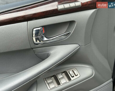 Черный Лексус ЛХ, объемом двигателя 5.69 л и пробегом 299 тыс. км за 26800 $, фото 26 на Automoto.ua