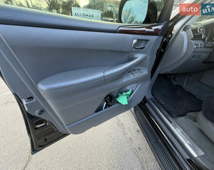 Черный Лексус ЛХ, объемом двигателя 5.66 л и пробегом 160 тыс. км за 38000 $, фото 23 на Automoto.ua