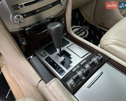 Чорний Лексус ЛХ, об'ємом двигуна 5.66 л та пробігом 144 тис. км за 75000 $, фото 81 на Automoto.ua
