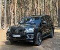 Черный Лексус ЛХ, объемом двигателя 5.66 л и пробегом 247 тыс. км за 31000 $, фото 1 на Automoto.ua