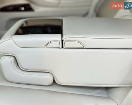 Черный Лексус ЛХ, объемом двигателя 5.7 л и пробегом 142 тыс. км за 71000 $, фото 35 на Automoto.ua