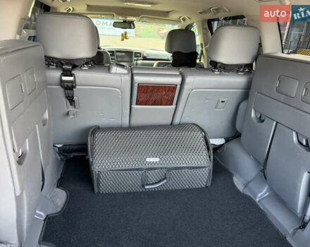 Черный Лексус ЛХ, объемом двигателя 5.66 л и пробегом 160 тыс. км за 38000 $, фото 26 на Automoto.ua