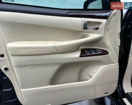 Чорний Лексус ЛХ, об'ємом двигуна 5.66 л та пробігом 144 тис. км за 75000 $, фото 41 на Automoto.ua