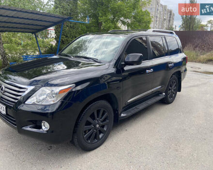 Чорний Лексус ЛХ, об'ємом двигуна 5.66 л та пробігом 258 тис. км за 30500 $, фото 2 на Automoto.ua
