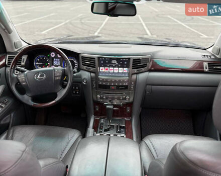 Чорний Лексус ЛХ, об'ємом двигуна 5.7 л та пробігом 270 тис. км за 33000 $, фото 6 на Automoto.ua