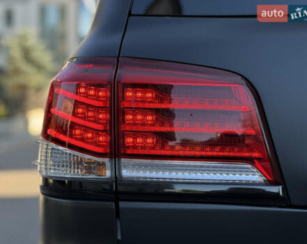 Чорний Лексус ЛХ, об'ємом двигуна 5.7 л та пробігом 142 тис. км за 78000 $, фото 60 на Automoto.ua