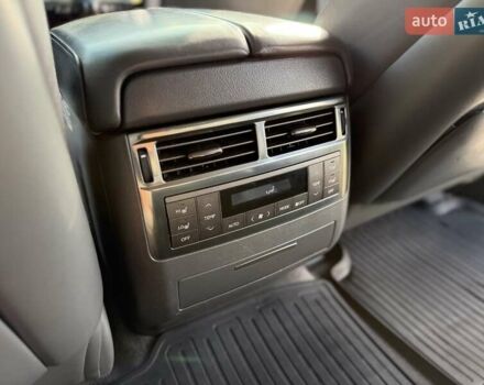 Черный Лексус ЛХ, объемом двигателя 5.66 л и пробегом 374 тыс. км за 26500 $, фото 25 на Automoto.ua