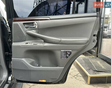 Черный Лексус ЛХ, объемом двигателя 5.69 л и пробегом 299 тыс. км за 26800 $, фото 22 на Automoto.ua