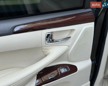 Черный Лексус ЛХ, объемом двигателя 5.7 л и пробегом 142 тыс. км за 71000 $, фото 67 на Automoto.ua