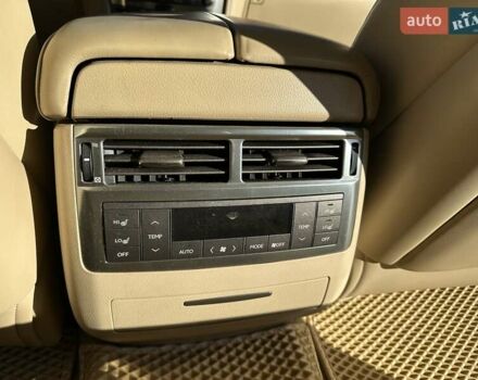 Черный Лексус ЛХ, объемом двигателя 5.7 л и пробегом 193 тыс. км за 29500 $, фото 33 на Automoto.ua