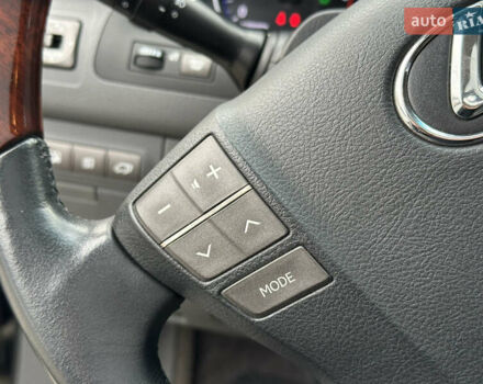 Черный Лексус ЛХ, объемом двигателя 5.69 л и пробегом 299 тыс. км за 26800 $, фото 29 на Automoto.ua