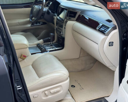 Чорний Лексус ЛХ, об'ємом двигуна 5.7 л та пробігом 142 тис. км за 78000 $, фото 25 на Automoto.ua