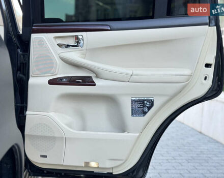 Черный Лексус ЛХ, объемом двигателя 5.7 л и пробегом 142 тыс. км за 71000 $, фото 68 на Automoto.ua