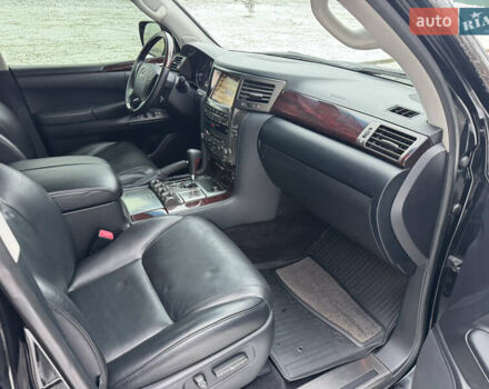 Черный Лексус ЛХ, объемом двигателя 5.7 л и пробегом 180 тыс. км за 30500 $, фото 32 на Automoto.ua