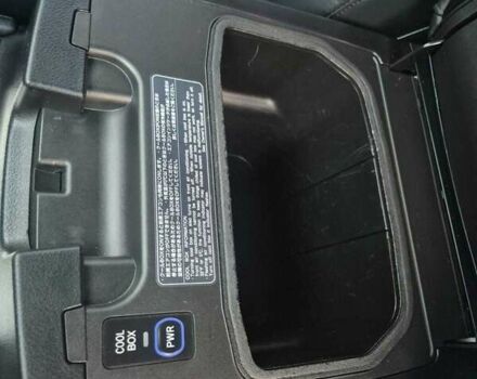 Черный Лексус ЛХ, объемом двигателя 5.66 л и пробегом 220 тыс. км за 29500 $, фото 31 на Automoto.ua