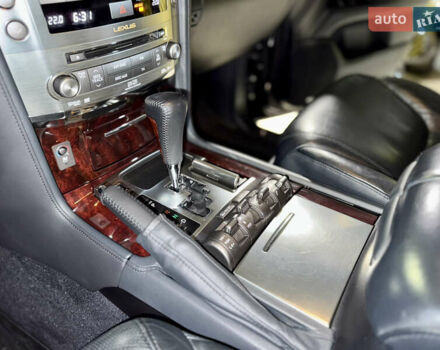 Чорний Лексус ЛХ, об'ємом двигуна 5.66 л та пробігом 115 тис. км за 35500 $, фото 20 на Automoto.ua