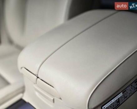 Черный Лексус ЛХ, объемом двигателя 5.66 л и пробегом 238 тыс. км за 25700 $, фото 17 на Automoto.ua