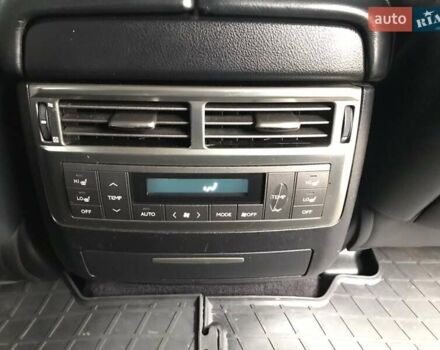 Черный Лексус ЛХ, объемом двигателя 5.7 л и пробегом 197 тыс. км за 39000 $, фото 13 на Automoto.ua