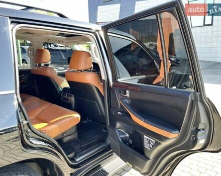 Лексус ЛХ 2011 в Львове на Automoto.ua Черный Лексус ЛХ, объемом двигателя 5.66 л и пробегом 443 тыс. км за 29700 $, фото 33 на Automoto.ua