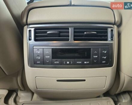 Черный Лексус ЛХ, объемом двигателя 5.66 л и пробегом 238 тыс. км за 25700 $, фото 41 на Automoto.ua