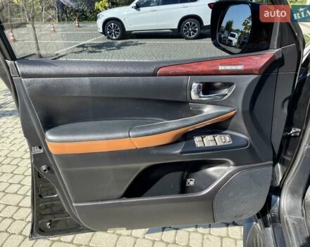 Лексус ЛХ 2011 в Львове на Automoto.ua Черный Лексус ЛХ, объемом двигателя 5.66 л и пробегом 443 тыс. км за 29700 $, фото 21 на Automoto.ua