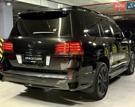 Чорний Лексус ЛХ, об'ємом двигуна 5.66 л та пробігом 115 тис. км за 35500 $, фото 13 на Automoto.ua