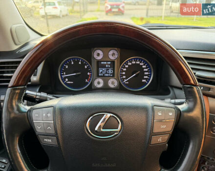 Черный Лексус ЛХ, объемом двигателя 5.7 л и пробегом 443 тыс. км за 26800 $, фото 62 на Automoto.ua