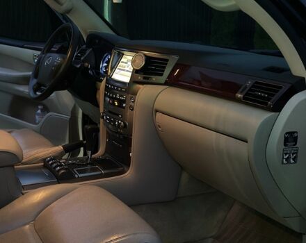 Черный Лексус ЛХ, объемом двигателя 5.7 л и пробегом 187 тыс. км за 29900 $, фото 10 на Automoto.ua