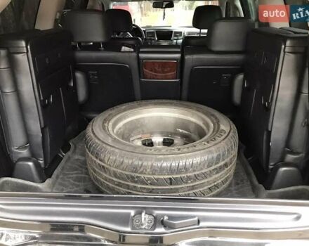 Черный Лексус ЛХ, объемом двигателя 5.7 л и пробегом 197 тыс. км за 39000 $, фото 20 на Automoto.ua