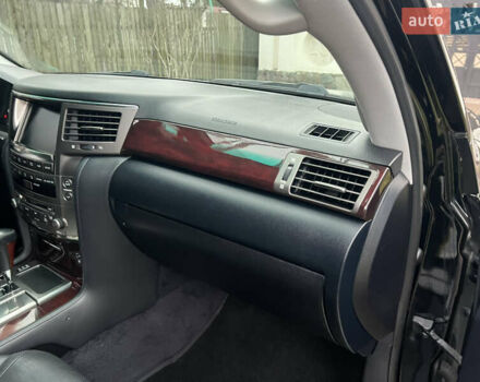 Чорний Лексус ЛХ, об'ємом двигуна 5.7 л та пробігом 244 тис. км за 24950 $, фото 84 на Automoto.ua