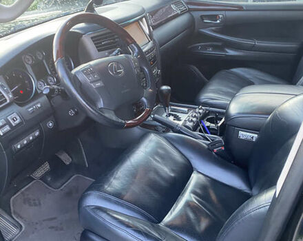 Черный Лексус ЛХ, объемом двигателя 5.66 л и пробегом 338 тыс. км за 32000 $, фото 13 на Automoto.ua