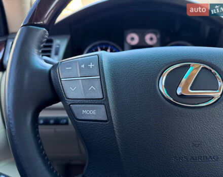 Чорний Лексус ЛХ, об'ємом двигуна 5.66 л та пробігом 106 тис. км за 37999 $, фото 27 на Automoto.ua