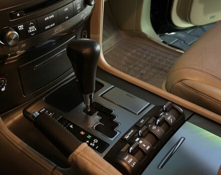 Черный Лексус ЛХ, объемом двигателя 5.7 л и пробегом 187 тыс. км за 29900 $, фото 16 на Automoto.ua