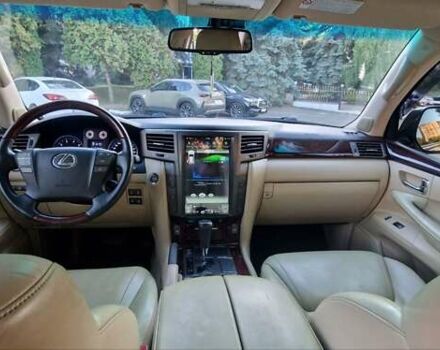 Черный Лексус ЛХ, объемом двигателя 5.7 л и пробегом 189 тыс. км за 31899 $, фото 3 на Automoto.ua