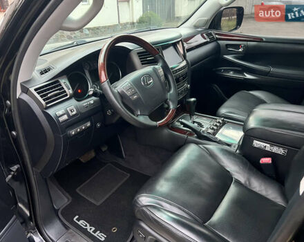 Чорний Лексус ЛХ, об'ємом двигуна 5.7 л та пробігом 244 тис. км за 24950 $, фото 40 на Automoto.ua